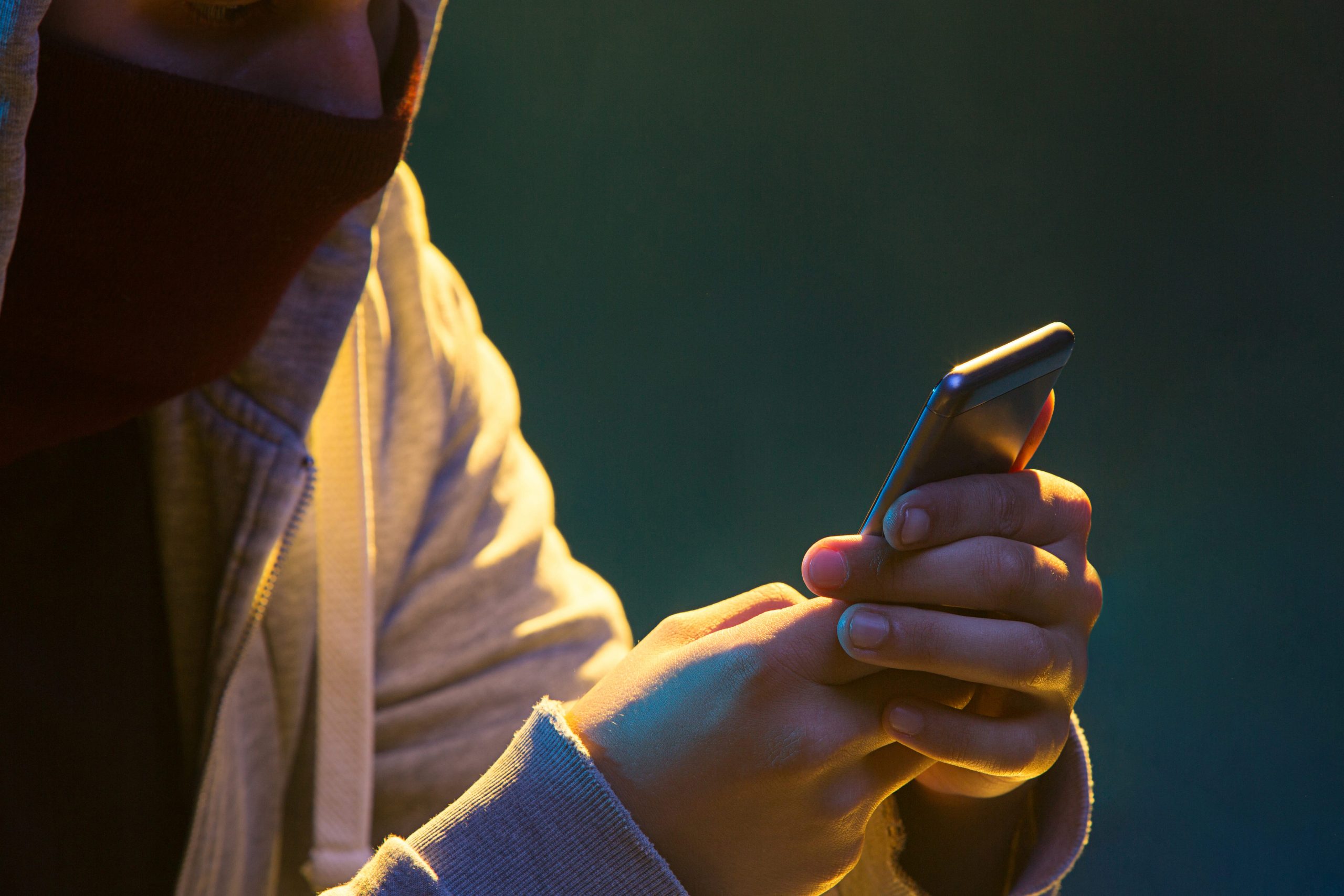 SNSでの投資話の真偽 暗号資産詐欺の手口と見抜き方 | Plus Web3 media