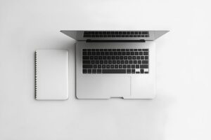 社内ヘルプデスク業務の外部委託率が74％に拡大　キヤノンMJが調査結果を公表