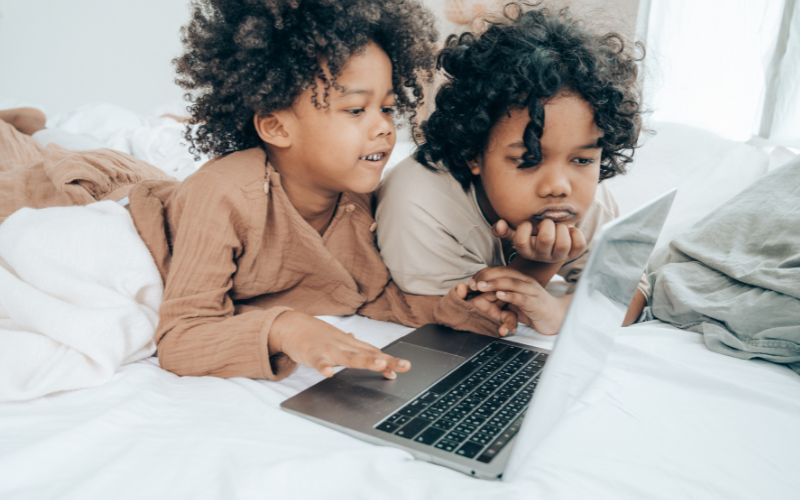 米FTC、子どもへのAI影響調査へ　オープンAIやメタに内部資料を要請か