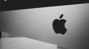 アップル、Siriの再設計にグーグルAI採用　年間10億ドルで基盤刷新