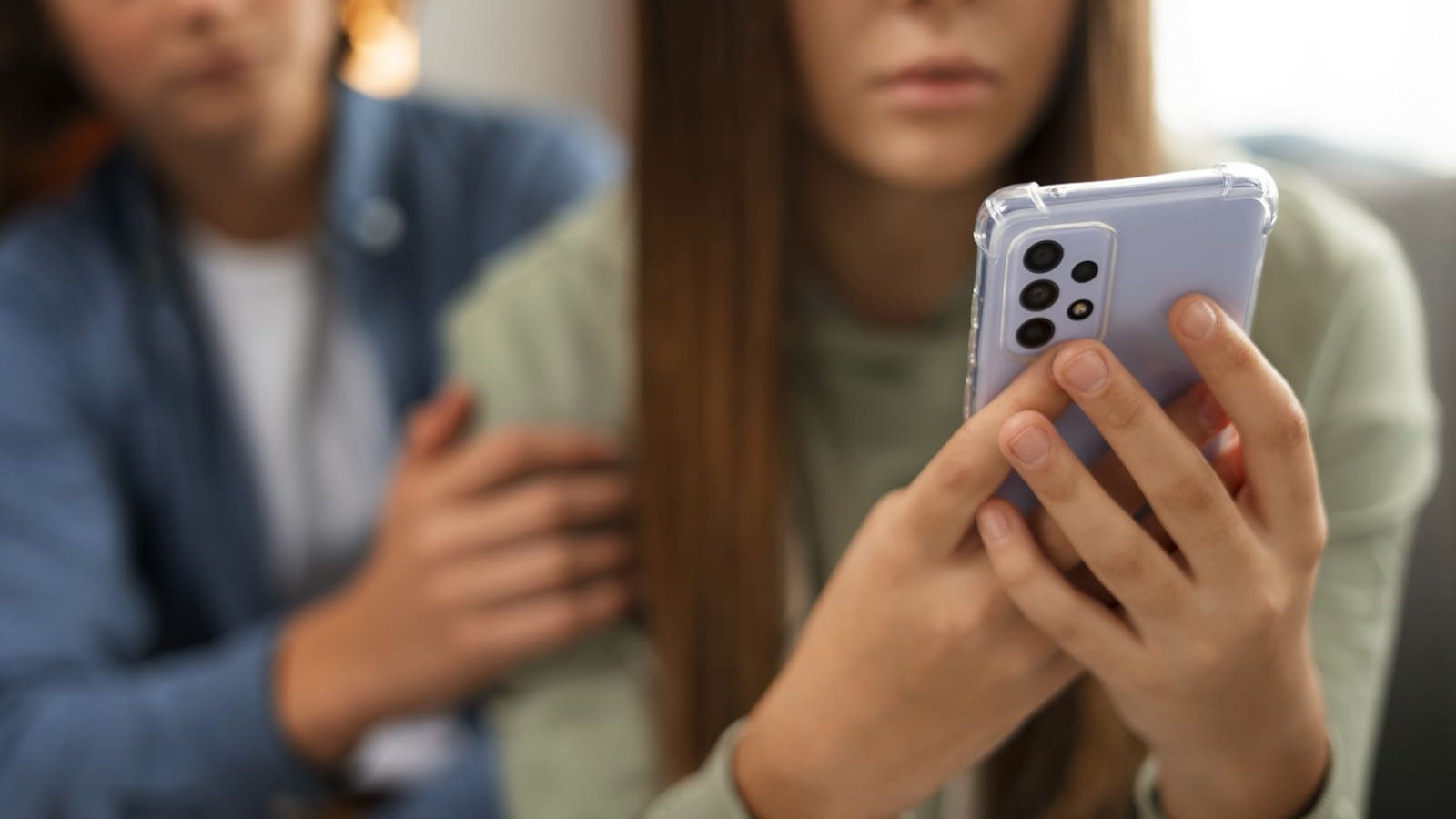 Instagramが「友達」タブと位置情報共有機能を正式導入　つながり重視の設計に進化