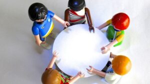 楽天、フィンテック再統合協議を再開　銀行・カード・証券を集約へ