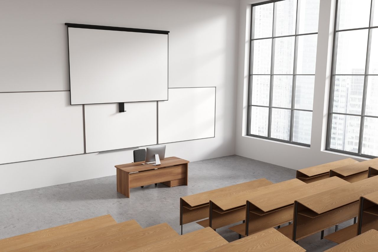 文部科学省、文系のAIやデータサイエンス必修化へ　大学改革モデル事業