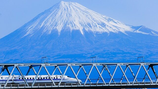 JR九州、忘れ物を新幹線で最短即日返却　博多・熊本・鹿児島中央で受け取り可能に