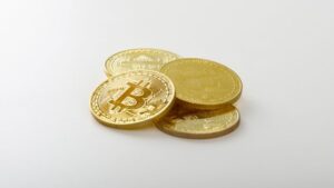 KLabがビットコインとゴールドを追加購入 BTCは評価損、金は評価益