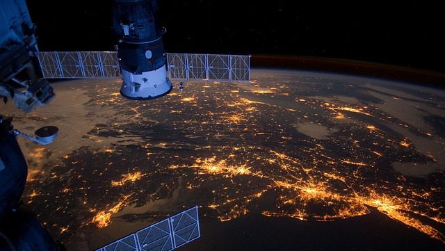 楽天モバイル、JAXA基金に採択 AIで衛星と地上網統合