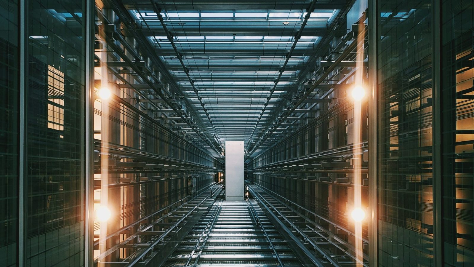 TOSYS、水冷・液浸を備えた商用コンテナ型DCを国内初稼働 長野で提供開始