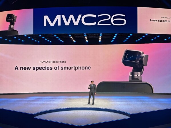 HONOR CEOがMWC 2026で注目を集める中、ロボットフォンの革新性と知能統合が称賛される