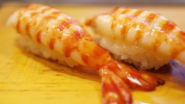 くら寿司、AI養殖で“700g超”生サバ提供へ　漁獲減時代に回転寿司の供給網が変わる