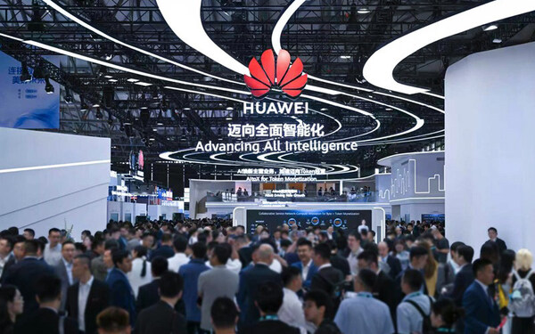 Huawei、サービス・ネットワーク・コンピューティングの統合により、世界の通信事業者によるトークン収益化を支援