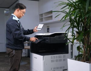 富士フイルムBI、AIで保守業務を標準化　統合プラットフォームを世界展開し複合機の停止時間削減へ